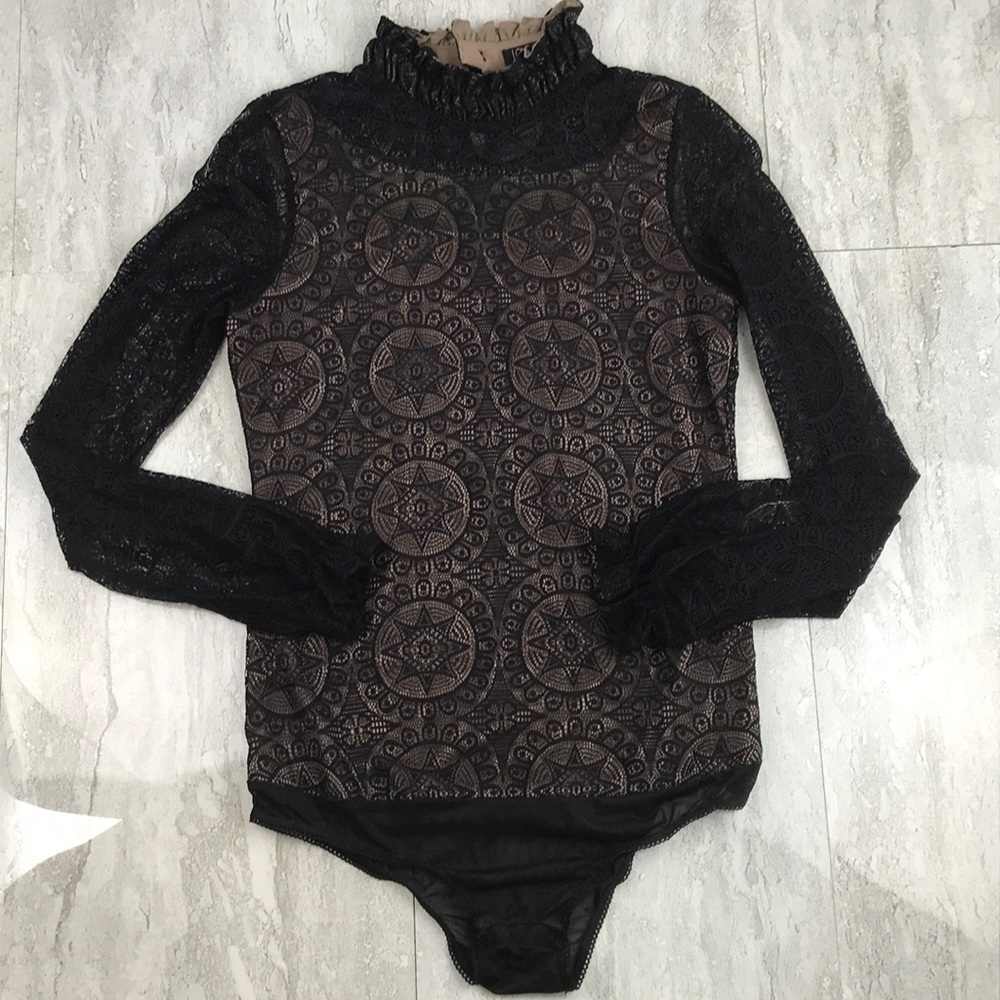 Love Culture Lace Bodysuit - Picture 4 of 8